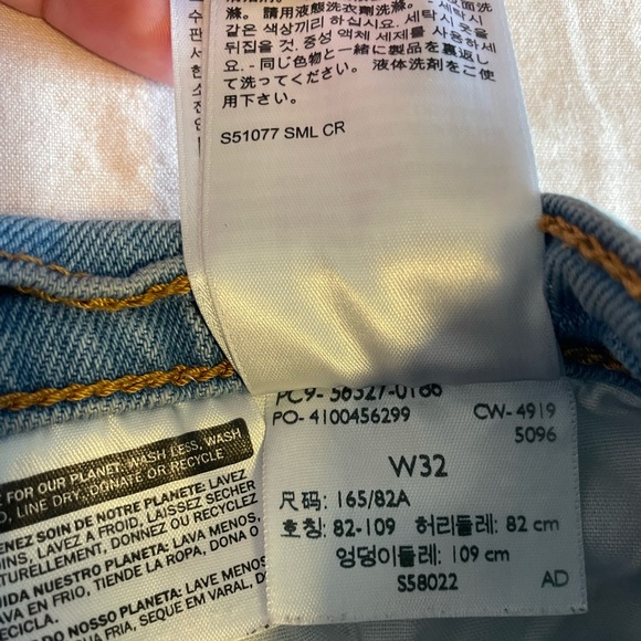 Levi’s jive nebula 501 high rise shorts. - Picture 9 of 9